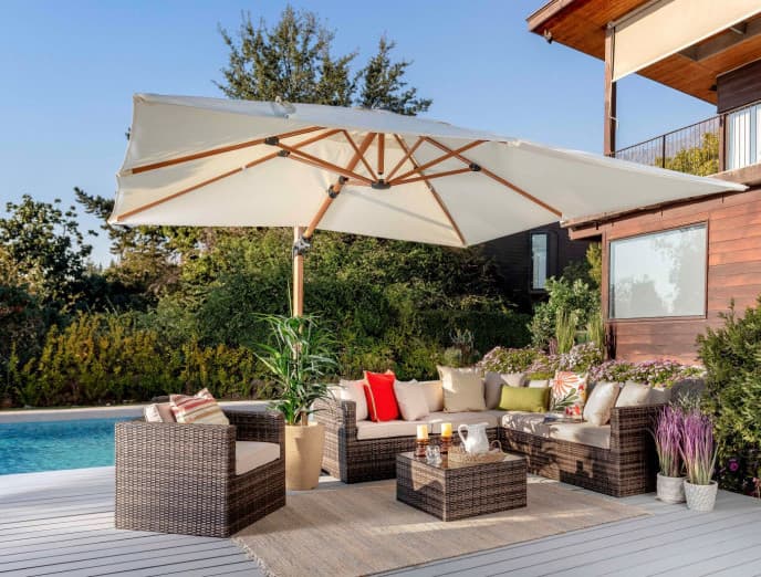 Cómo decorar tu terraza con pequeñas dosis de color  