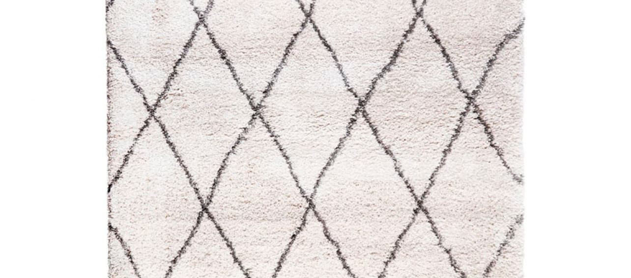 Una alfombra, cinco espacios