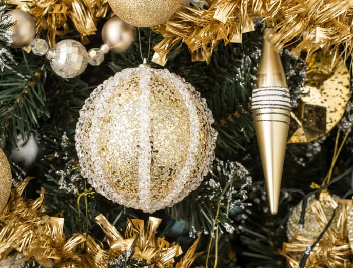 2 ideas para que decores tu árbol de Navidad ¿Cuál eliges?